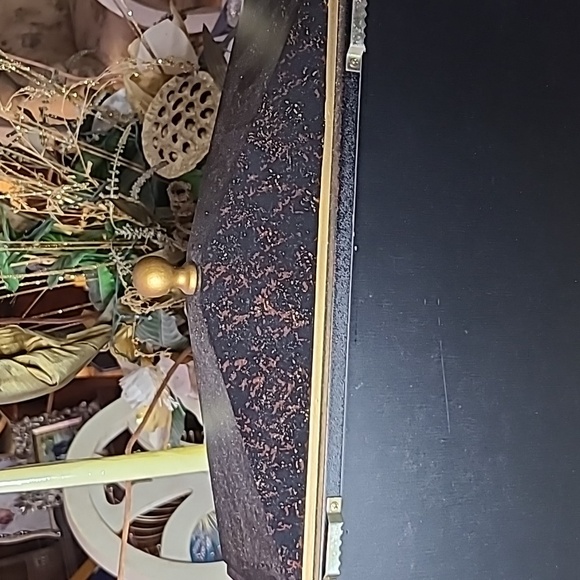 Vintage Curio/Keepsake Table Top/ Display/Storage Cabinet Black & Gold - Picture 10 of 15